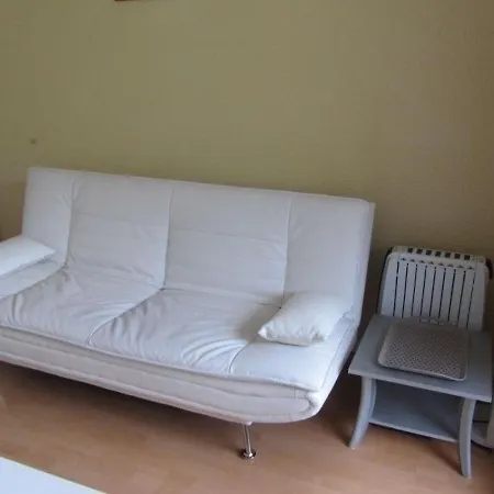 Le Vernon 4 Apartment